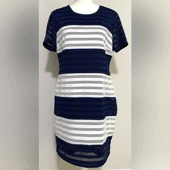 Beige by ECI Womens L Navy Blue White Stripe Short Sleeve Straight Dress Classic - Picture 2 of 12